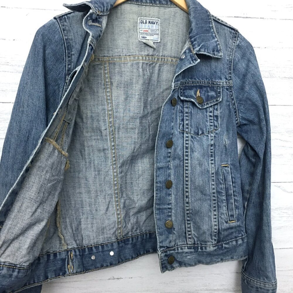 Old Navy Women's Jean Jacket Denim Trucker Jacket Cotton size Small - Picture 2 of 8